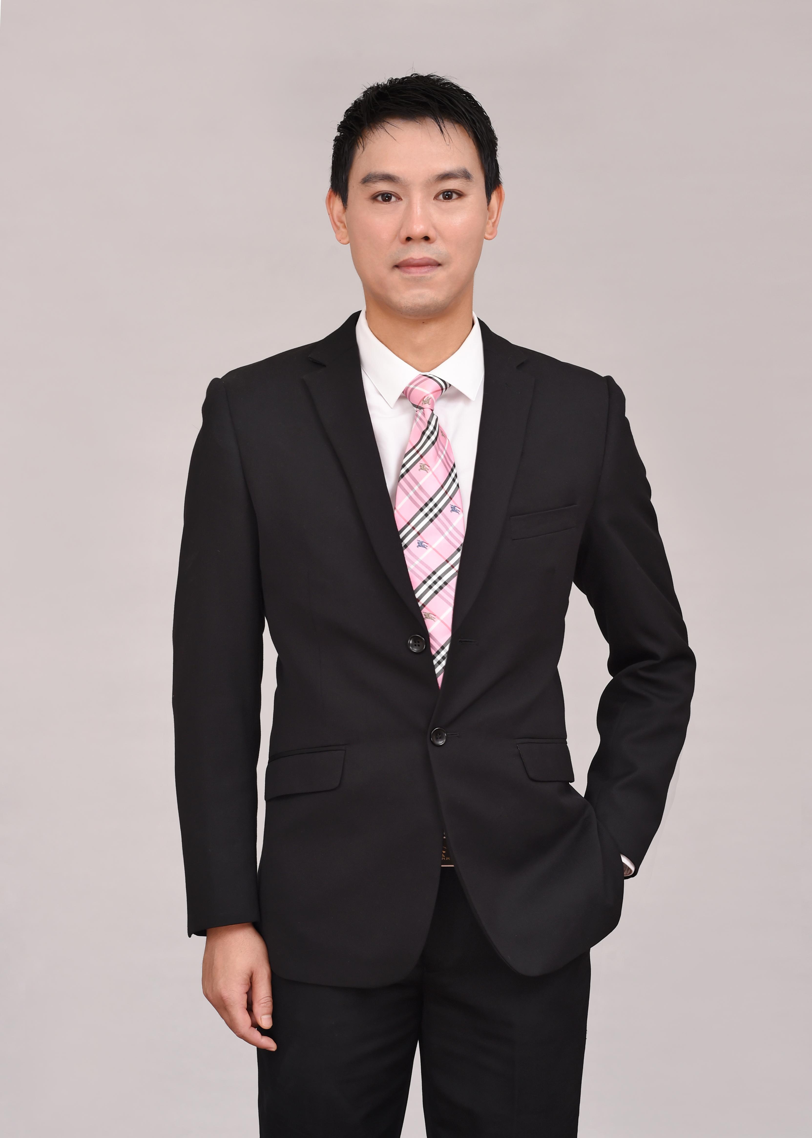 刘勉洪 插画与概念设计总监